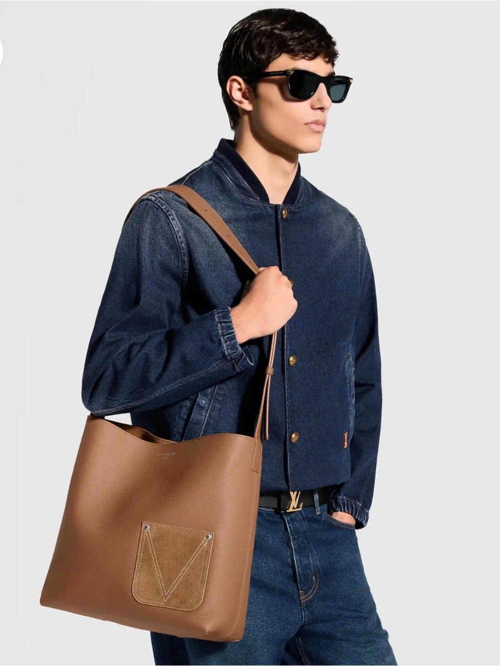 Louis Vuitton Verso Hobo Bag